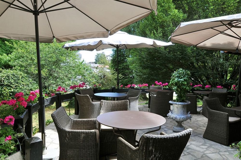 Logis Hotel Le Relais de Comodoliac Saint-Junien Exterior foto