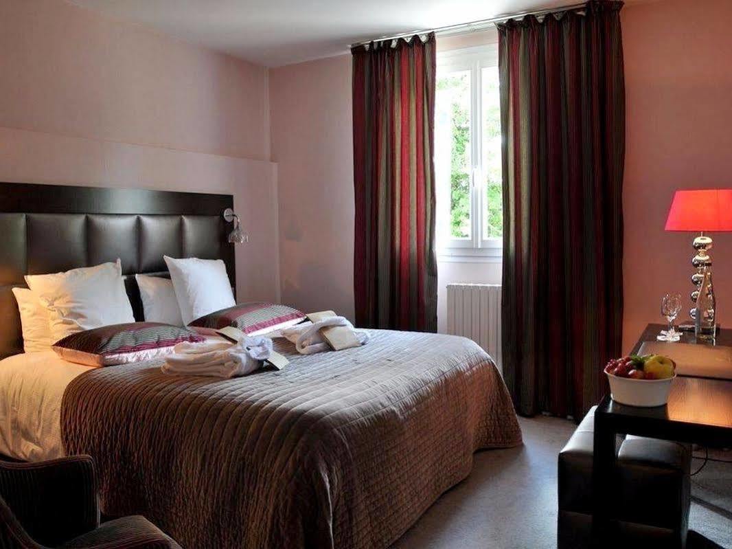 Logis Hotel Le Relais de Comodoliac Saint-Junien Exterior foto
